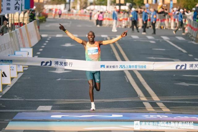 MK体育官方网站-15000名跑者燃动浦东!2026上海半马:许双双四夺国内冠军并刷新PB