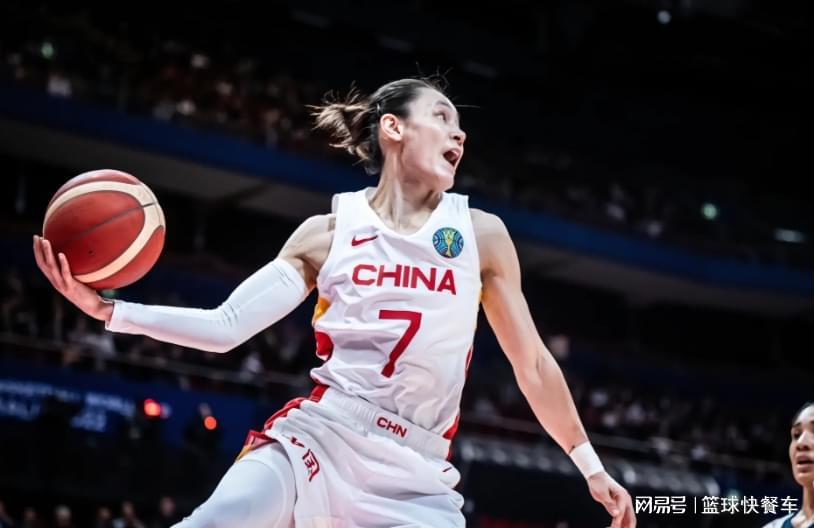 MK体育-女篮晋级世界杯后遭质疑!前队长吐槽集训太长了:宫鲁鸣太老套了